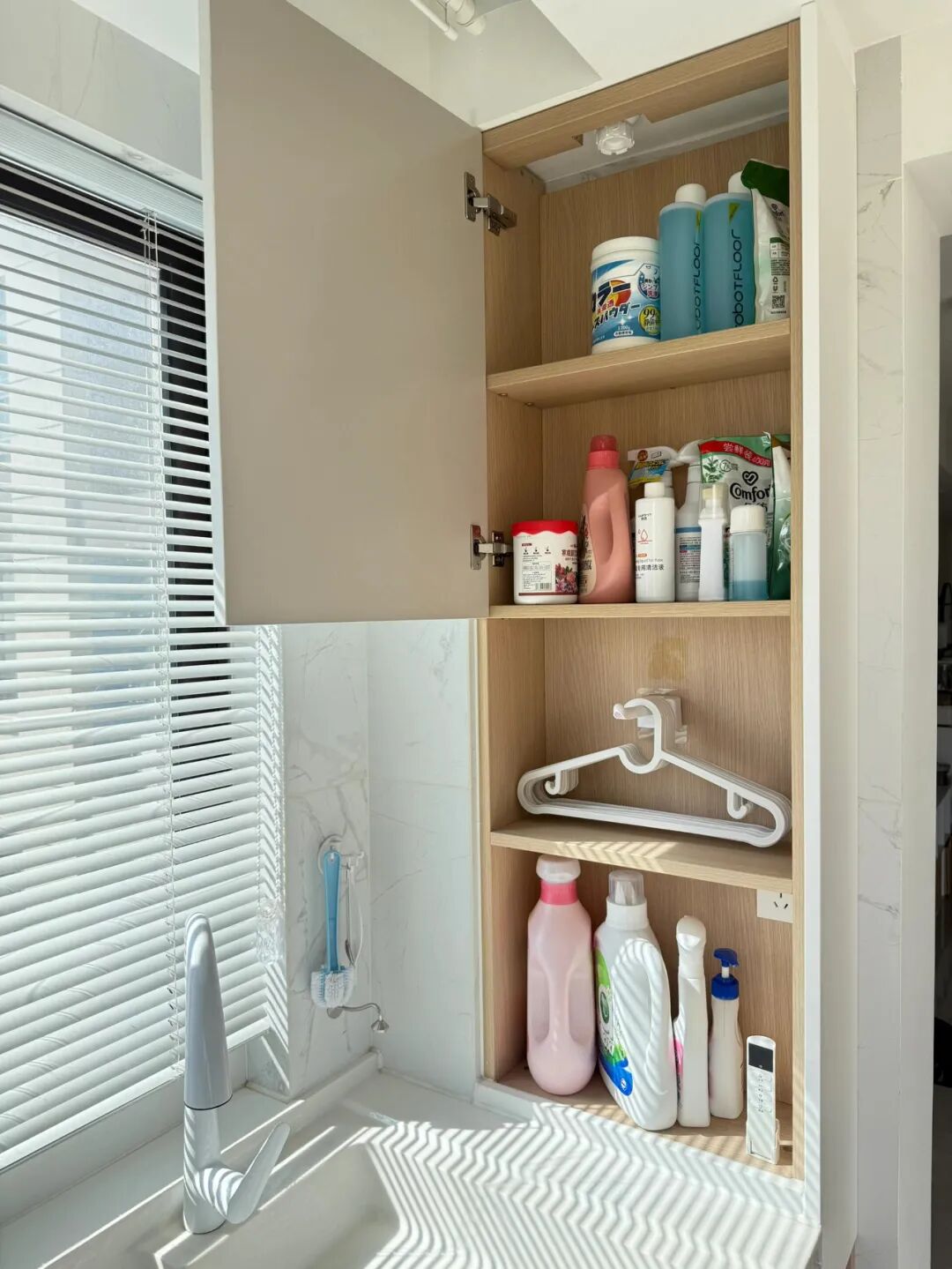 Thiết kế tủ kiểu mới của giới trẻ: Chỉ vài cm cũng biến thành không gian lưu trữ cực kỳ hiệu quả- Ảnh 4.