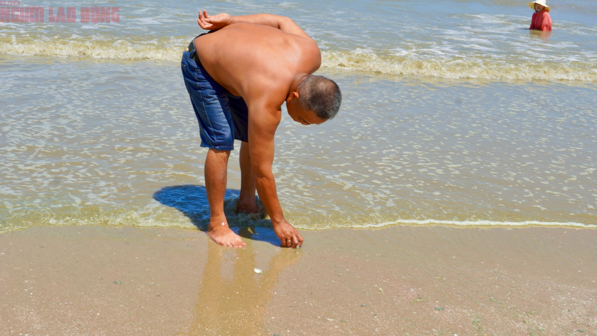 Biển Bãi Sau Vũng Tàu chuyển màu xanh như matcha , du khách lo ngại điều gì? - Ảnh 10. Biển Bãi Sau Vũng Tàu chuyển màu xanh như matcha , du khách lo ngại điều gì? - Ảnh 10.