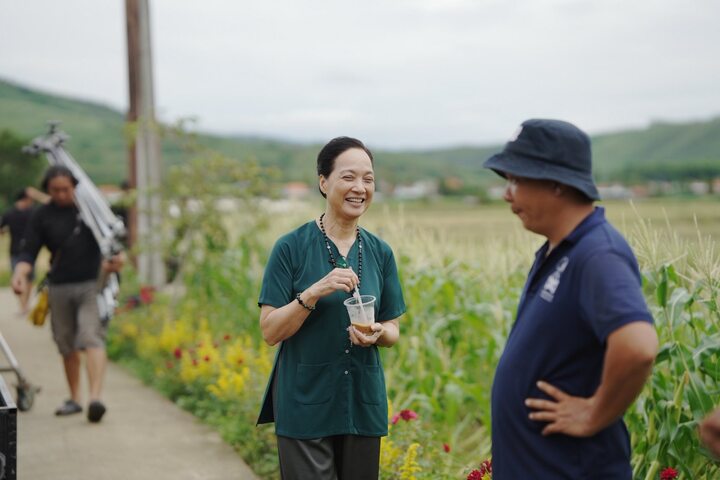 NSND đóng phim dẫn đầu phòng vé: Là mỹ nhân màn ảnh, U70 vẫn trẻ đẹp khó tin- Ảnh 3.