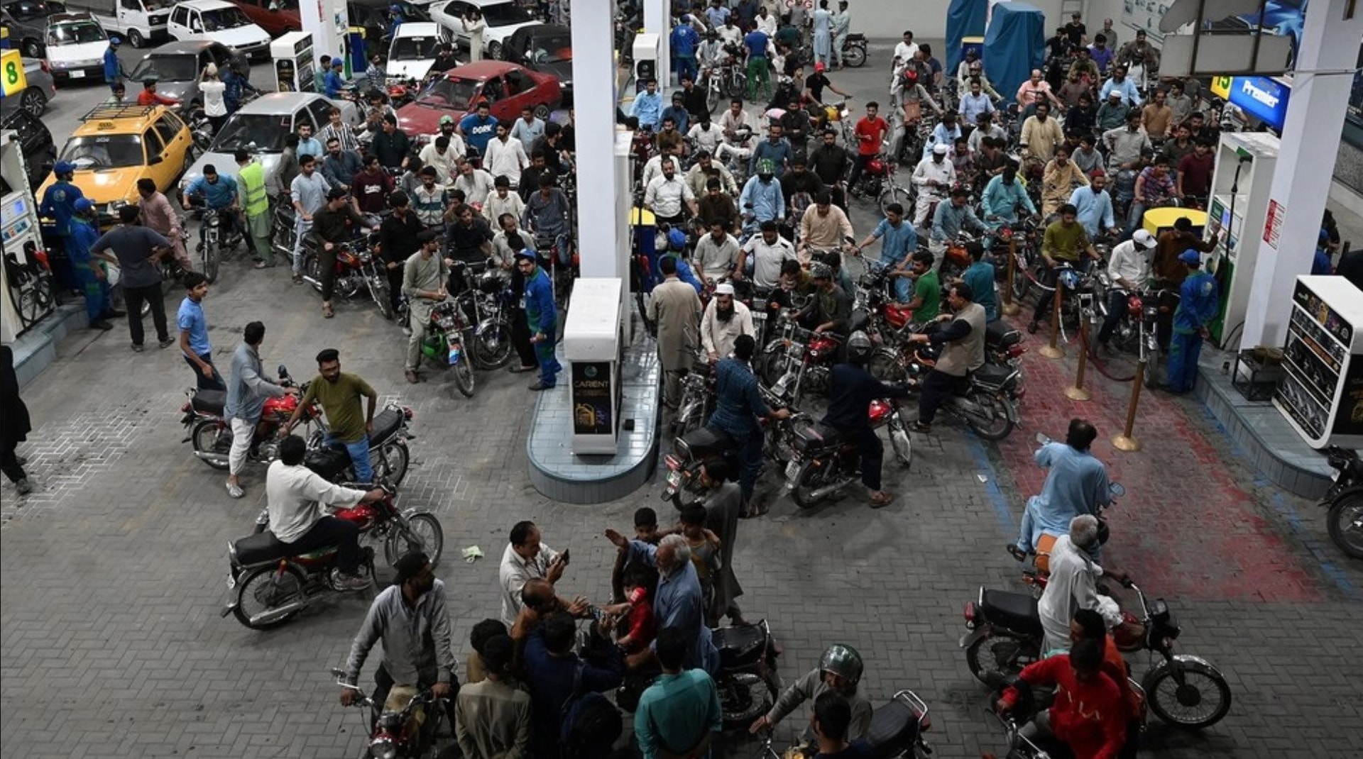 Từng khoe kỷ lục 20 tàu vượt eo biển Hormuz giữa chiến sự, quốc gia châu Á này lại bất ngờ tăng giá xăng dầu lên mức không tưởng - tương đương 150.000 đồng/lít dầu diesel - Ảnh 2.