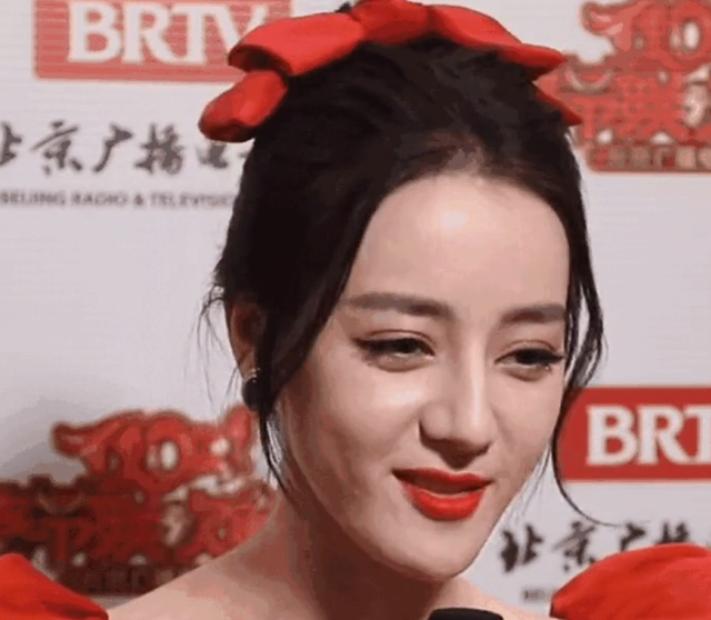 Địch Lệ Nhiệt Ba đã làm gì với gương mặt?- Ảnh 6.