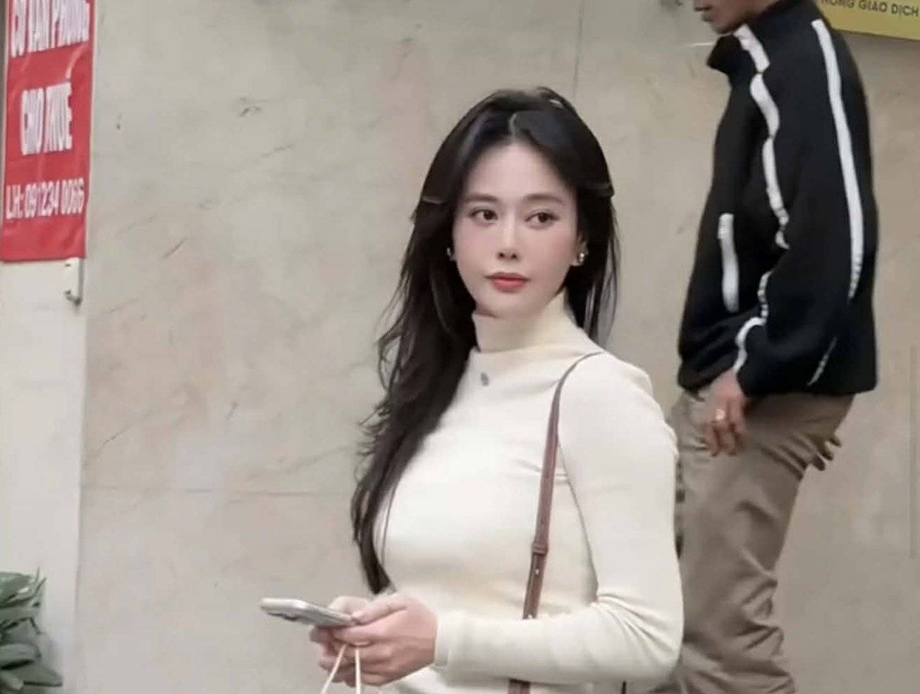 Câu trả lời của Phương Oanh khi được khuyên "em suy nghĩ ít thôi" gây chú ý - Ảnh 1.