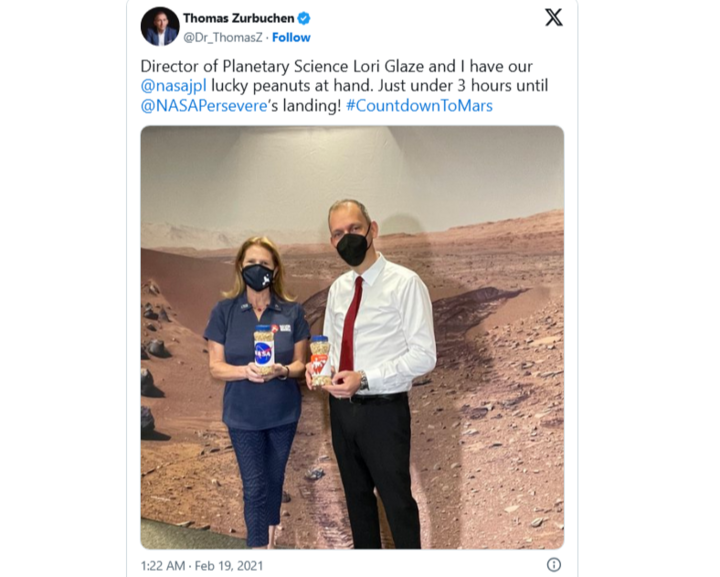 'Hạt đậu may mắn': Biểu tượng niềm tin kỳ lạ tại NASA- Ảnh 2.