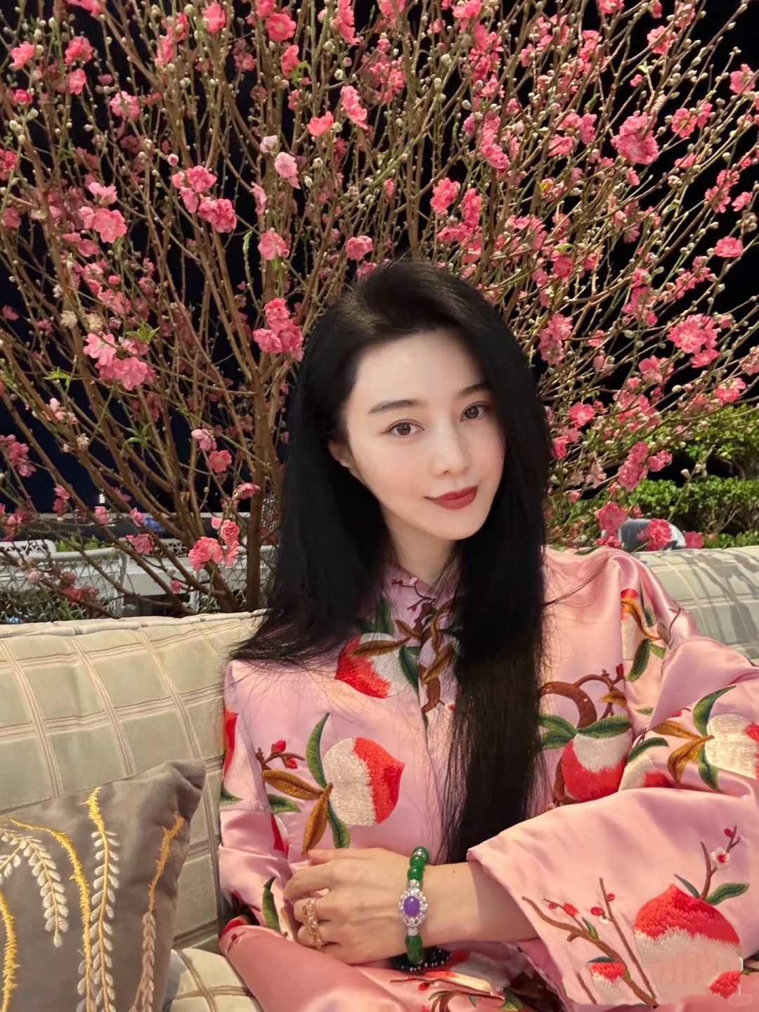 Giải mã thú chơi ngọc của giới thượng lưu: Vì sao "phú bà" nào cũng săn lùng ngọc cẩm thạch tím?- Ảnh 2.