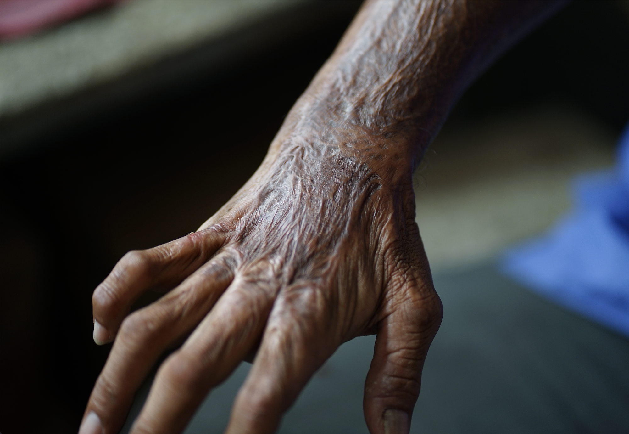 Một ngày theo chân người đàn ông bán vé số vẫn đi phát cơm cho bệnh nhân nghèo: “Thấy mình, cô bác mừng lắm…”- Ảnh 8. Một ngày theo chân người đàn ông bán vé số vẫn đi phát cơm cho bệnh nhân nghèo: “Thấy mình, cô bác mừng lắm…”- Ảnh 8.