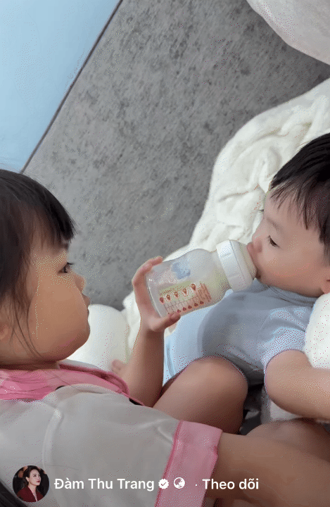 Ái nữ nhà đại gia Cường Đô La: Mới 6 tuổi đã biết phụ mẹ chăm em, có nét "mỹ nhân" ngay từ nhỏ- Ảnh 10.