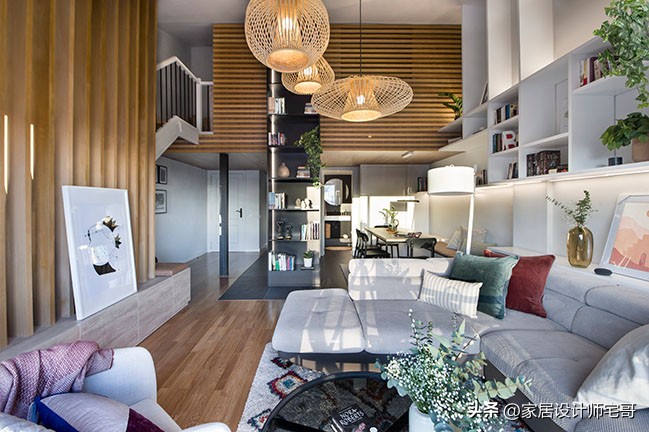 Ly hôn ở tuổi 40, người phụ nữ mua gác mái 48m² giá rẻ rồi biến thành căn hộ 2 tầng: Không rộng nhưng sống cực “đã”- Ảnh 5.