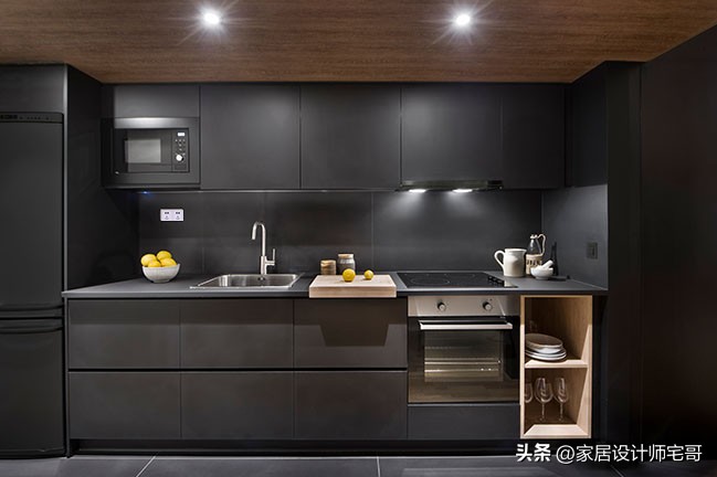 Ly hôn ở tuổi 40, người phụ nữ mua gác mái 48m² giá rẻ rồi biến thành căn hộ 2 tầng: Không rộng nhưng sống cực “đã”- Ảnh 6.