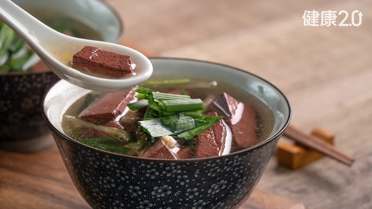 Món "súp đường phố" này được ví như "thuốc bổ tự nhiên": Vừa tăng cơ, bổ máu, ăn đúng cách còn giúp trẻ lâu - Ảnh 1.