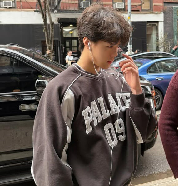 Con trai Kwon Sang Woo: 17 tuổi thừa kế 1221 tỷ, có xe hơi riêng còn đẹp trai ăn đứt bố- Ảnh 1.