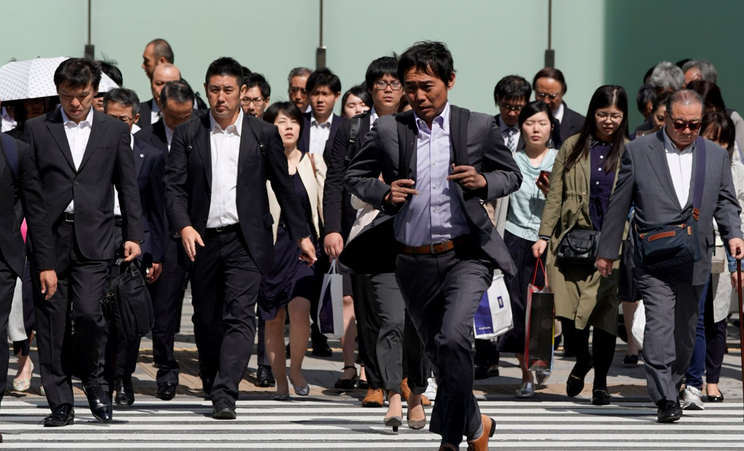 Buồn của nền kinh tế thứ 2 châu Á: Thu nhập 500 triệu đồng/năm vẫn khó sống, nhiều ngành mỗi năm chứng kiến 10.000 thực tập sinh ra đi- Ảnh 3.