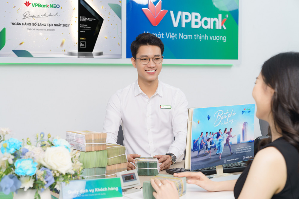 VPBank tiếp tục tăng lãi suất huy động ở nhiều kỳ hạn trên toàn hệ thống - Ảnh 1.