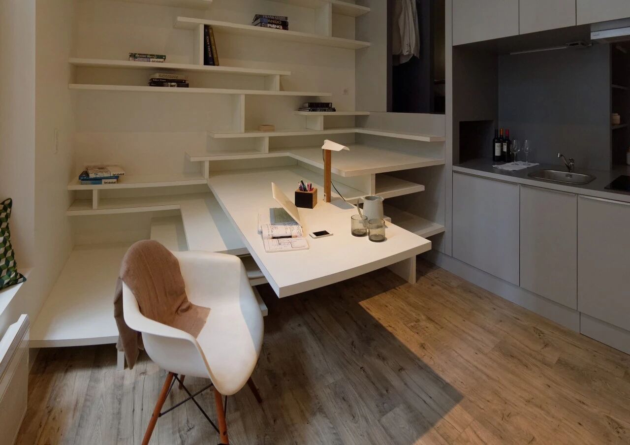 Căn hộ 27m² cũ nát lột xác khó tin: Nhét đủ giường đôi, bếp, bàn học trong 1 khối nội thất - Ảnh 5.