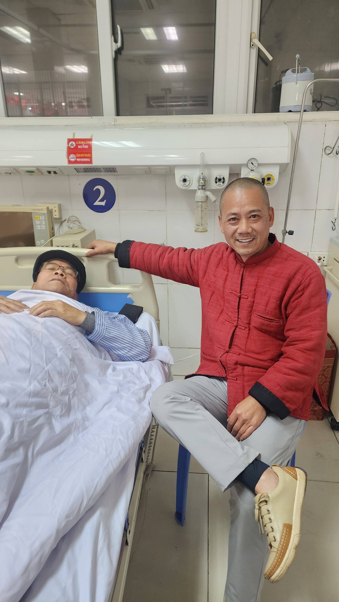 Nam NSND 74 tuổi, 3 đời vợ lên tiếng về thông tin nhập viện vì không được cưới vợ mới - Ảnh 1.