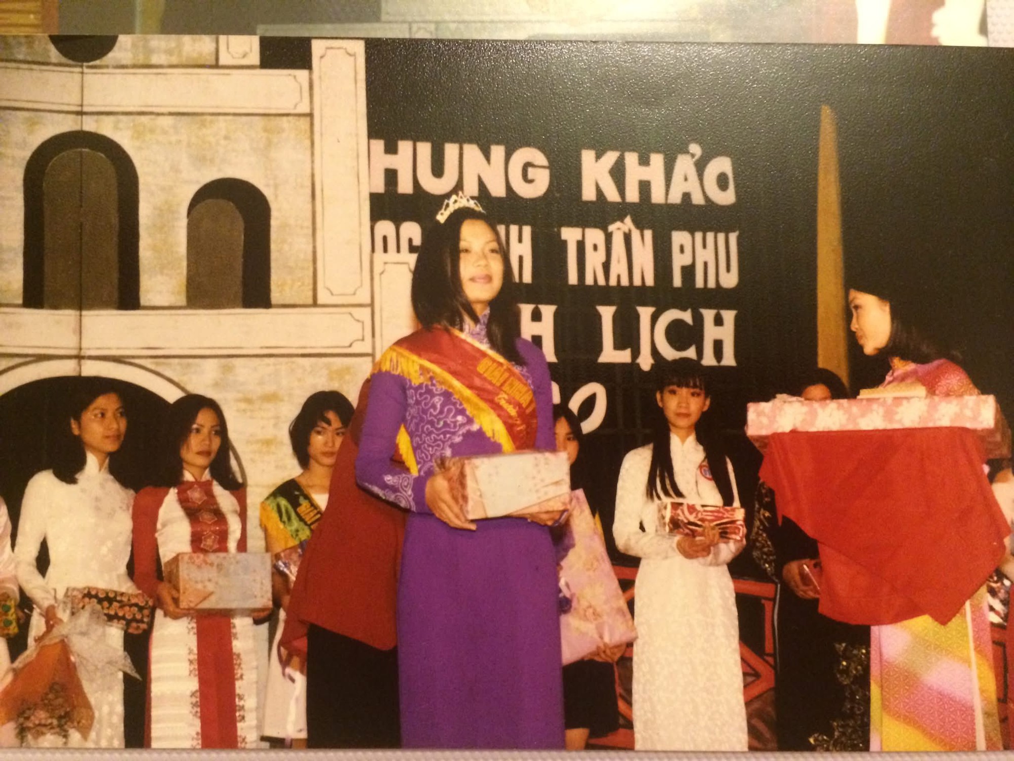 Nhan sắc thời trẻ người phụ nữ khiến nam NSND là Cục trưởng si mê suốt nhiều năm - Ảnh 3.