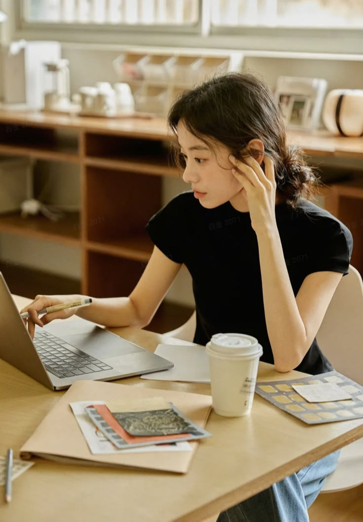 1 triệu mỗi tháng từ tuổi 30 có thể tạo khác biệt thế nào sau 25 năm- Ảnh 1.