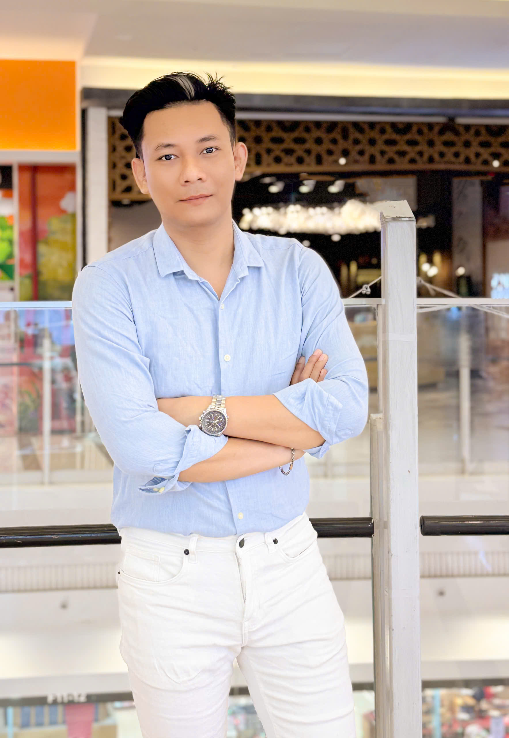 Sau cơn sốt 'Xin lỗi, anh chỉ là thằng bán bánh giò', đạo diễn Đặng Tuấn Chinh giờ ra sao? - Ảnh 2.