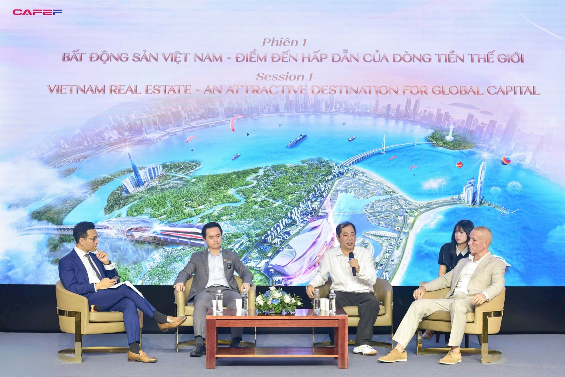 Việt Nam chuyển mình thành “điểm đến đầu tư toàn diện”, bất động sản hưởng lợi lớn- Ảnh 1.