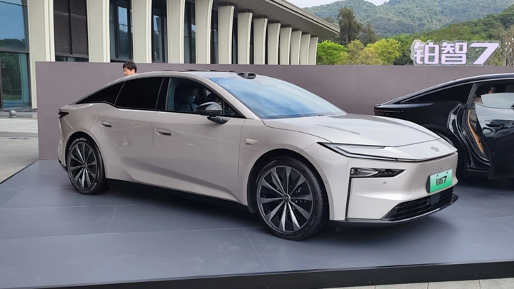 Ô tô điện dùng hệ sinh thái Huawei và Xiaomi 'chốt' hơn 3.000 đơn sau một giờ- Ảnh 1.