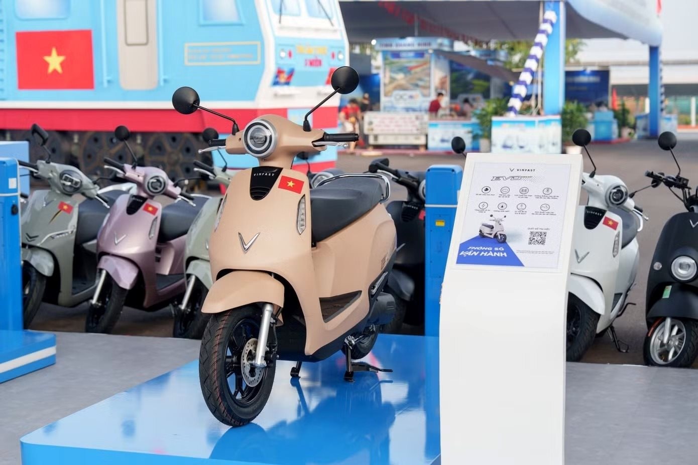 Đây là những mẫu xe máy điện đáng mua nhất giá ngang Wave Alpha: Có mẫu đi 200 km mới hết pin, danh sách option dài như ô tô - Ảnh 2.