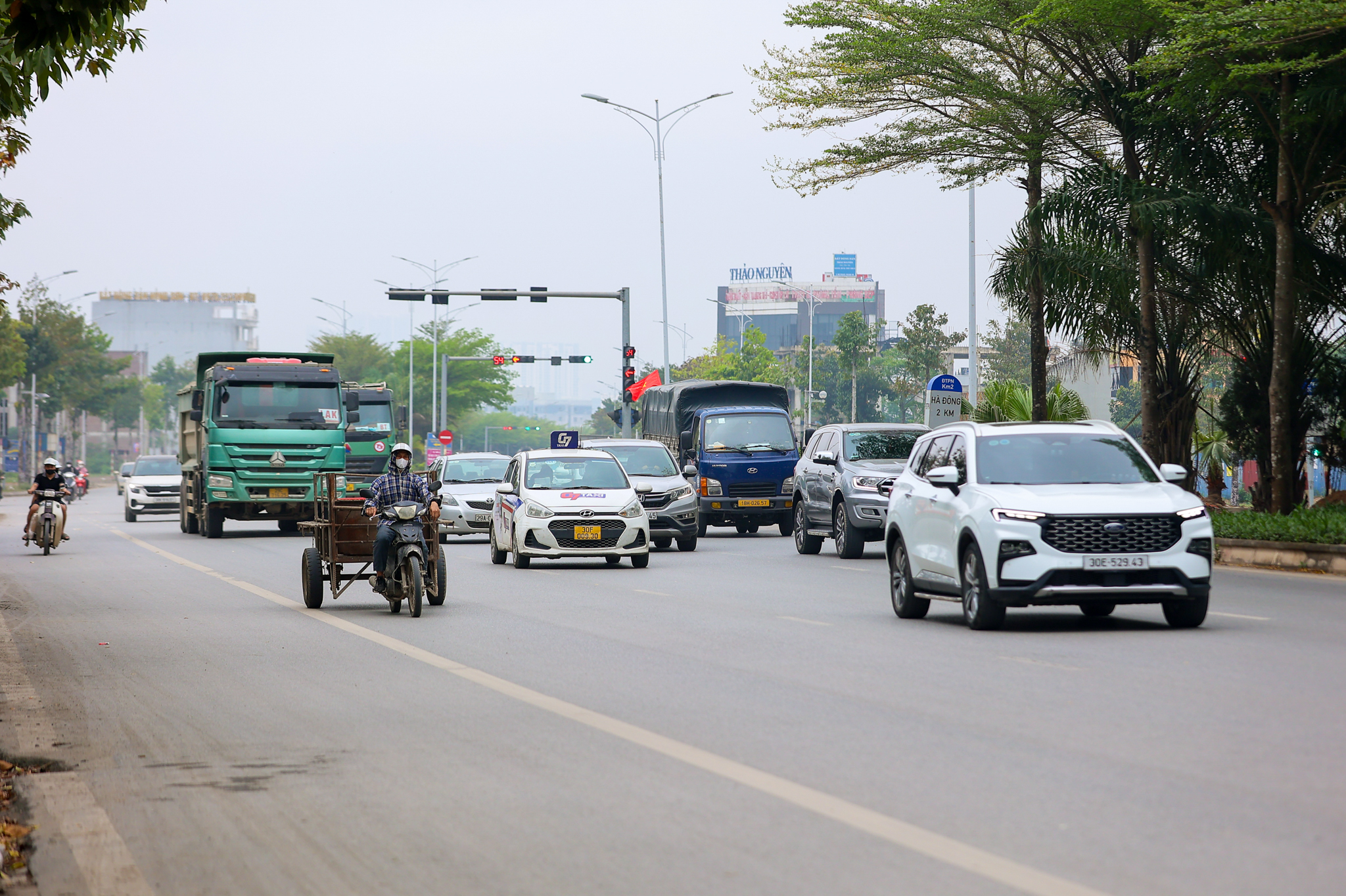 Toàn cảnh mạng lưới giao thông hàng trăm nghìn tỷ kết nối đại đô thị lớn nhất cả nước: Đường rộng 90 m, cao tốc 12 làn xe, ga lớn nhất của tuyến đường sắt 67 tỷ USD - Ảnh 11.