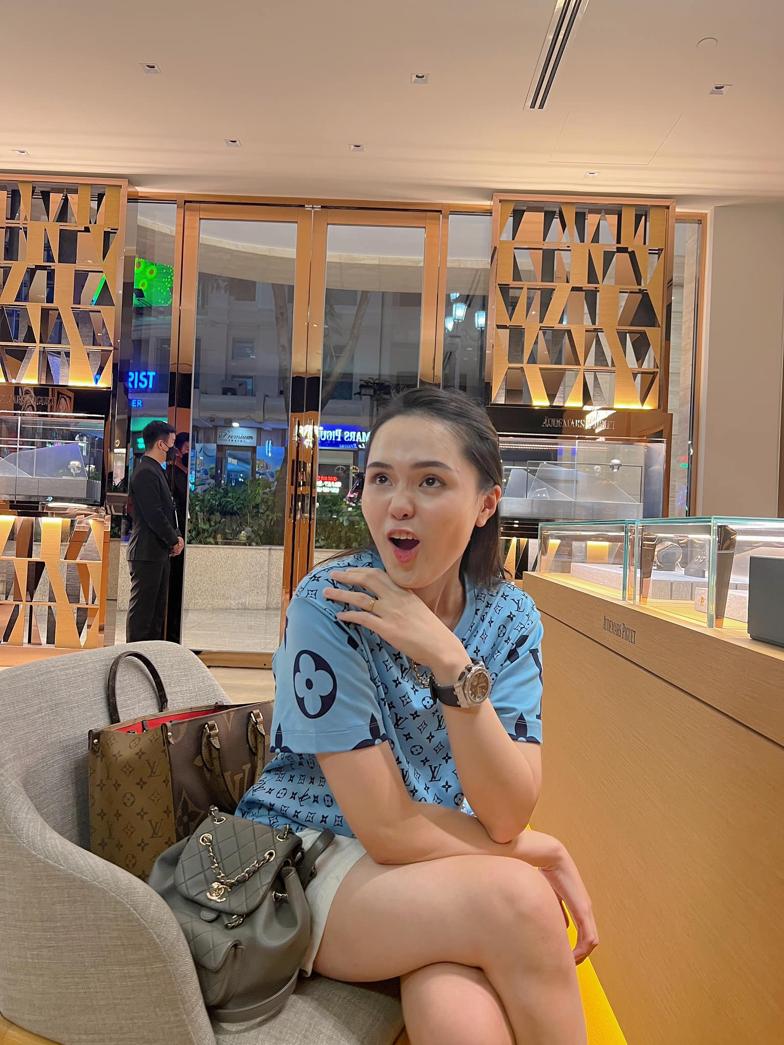 Duy Mạnh bị mất đồng hồ hiệu trị giá hơn 1 tỷ đồng- Ảnh 5.