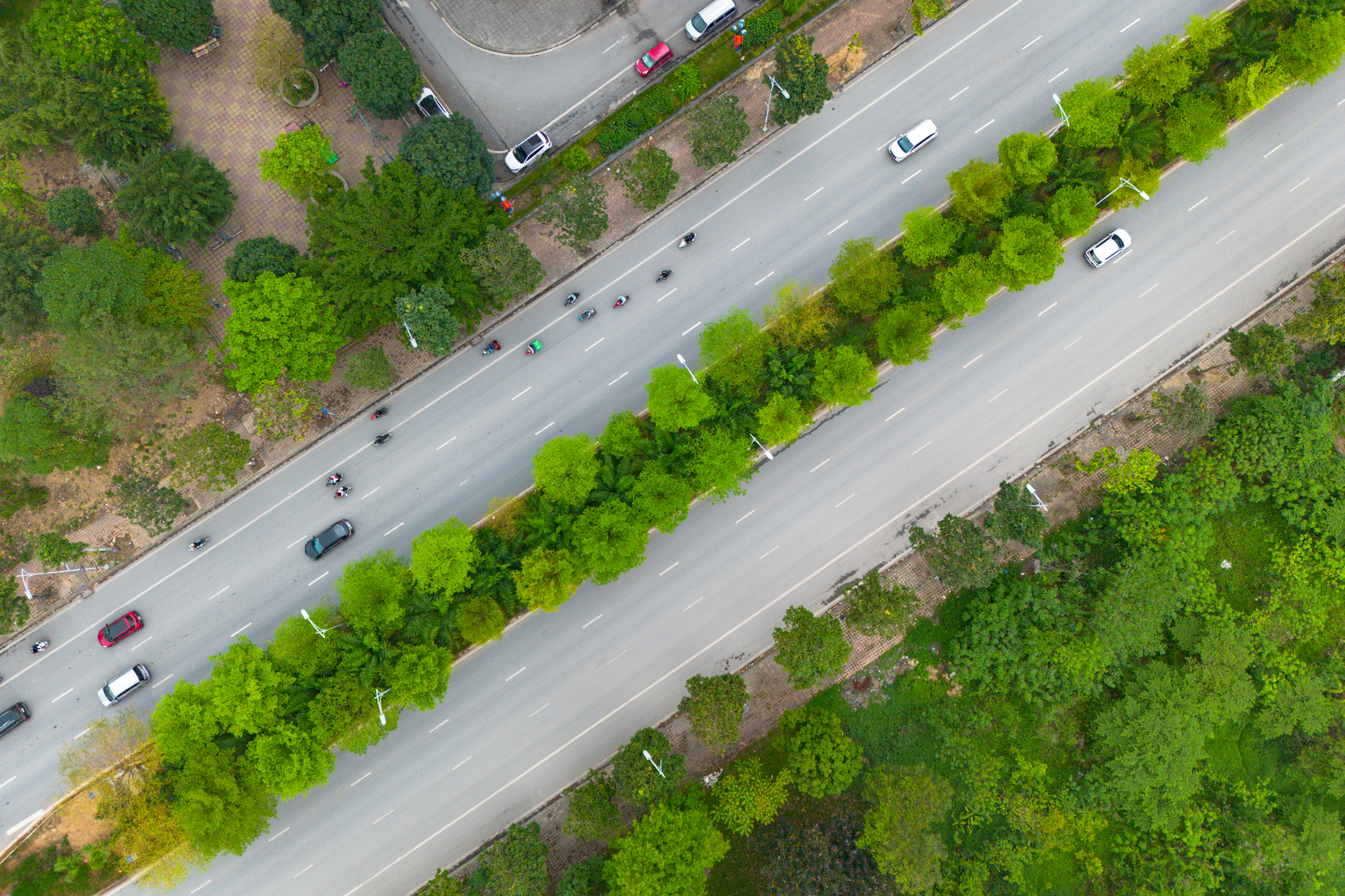 Toàn cảnh mạng lưới giao thông hàng trăm nghìn tỷ kết nối đại đô thị lớn nhất cả nước: Đường rộng 90 m, cao tốc 12 làn xe, ga lớn nhất của tuyến đường sắt 67 tỷ USD - Ảnh 7.