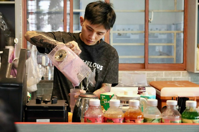 Sinh viên đi làm thêm có bị truy thu BHYT?- Ảnh 1. Sinh viên đi làm thêm có bị truy thu BHYT?- Ảnh 1.