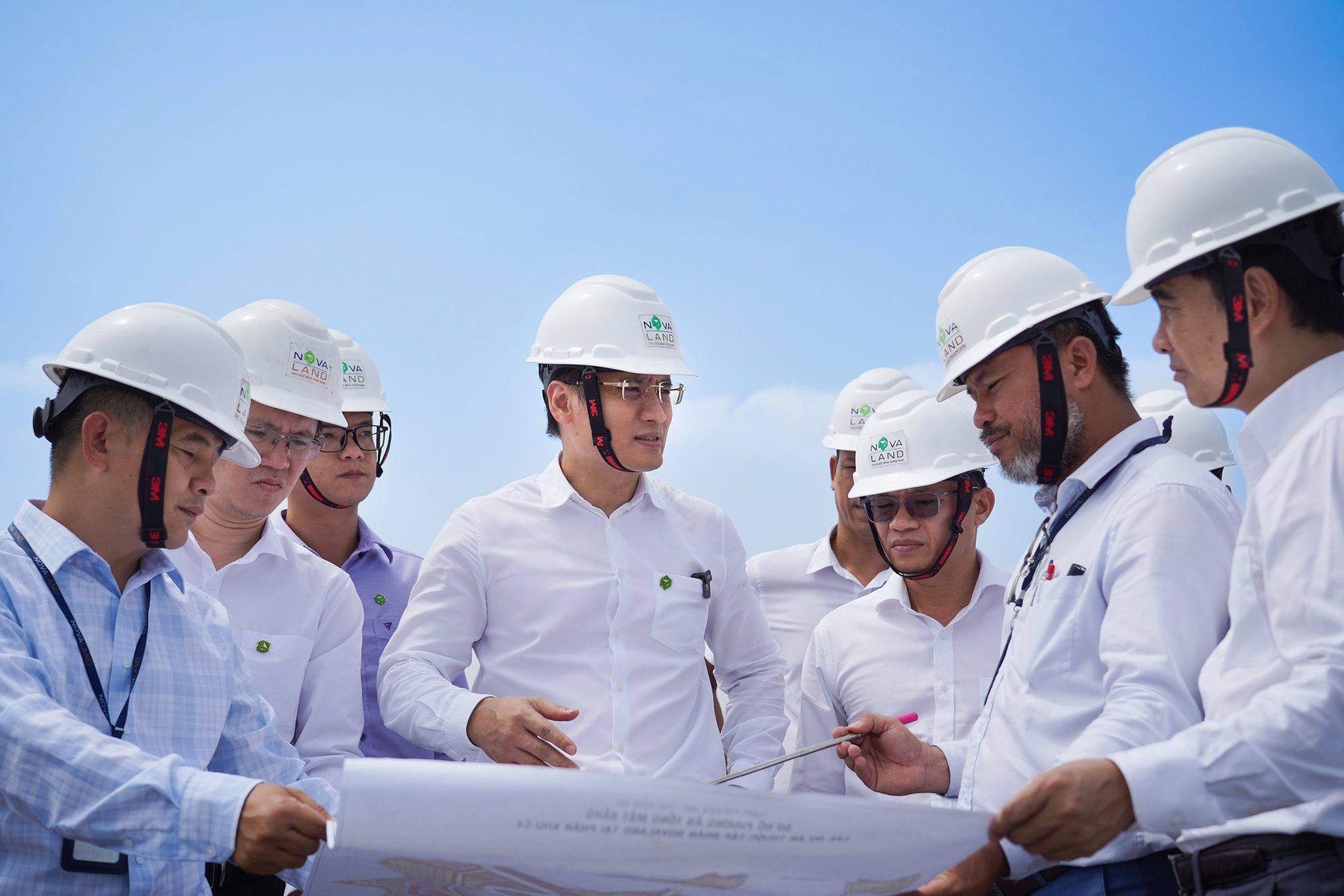 Aqua City chuẩn bị bàn giao sổ hồng cho cư dân từ tháng 6/2026 - Ảnh 1. Aqua City chuẩn bị bàn giao sổ hồng cho cư dân từ tháng 6/2026 - Ảnh 1.