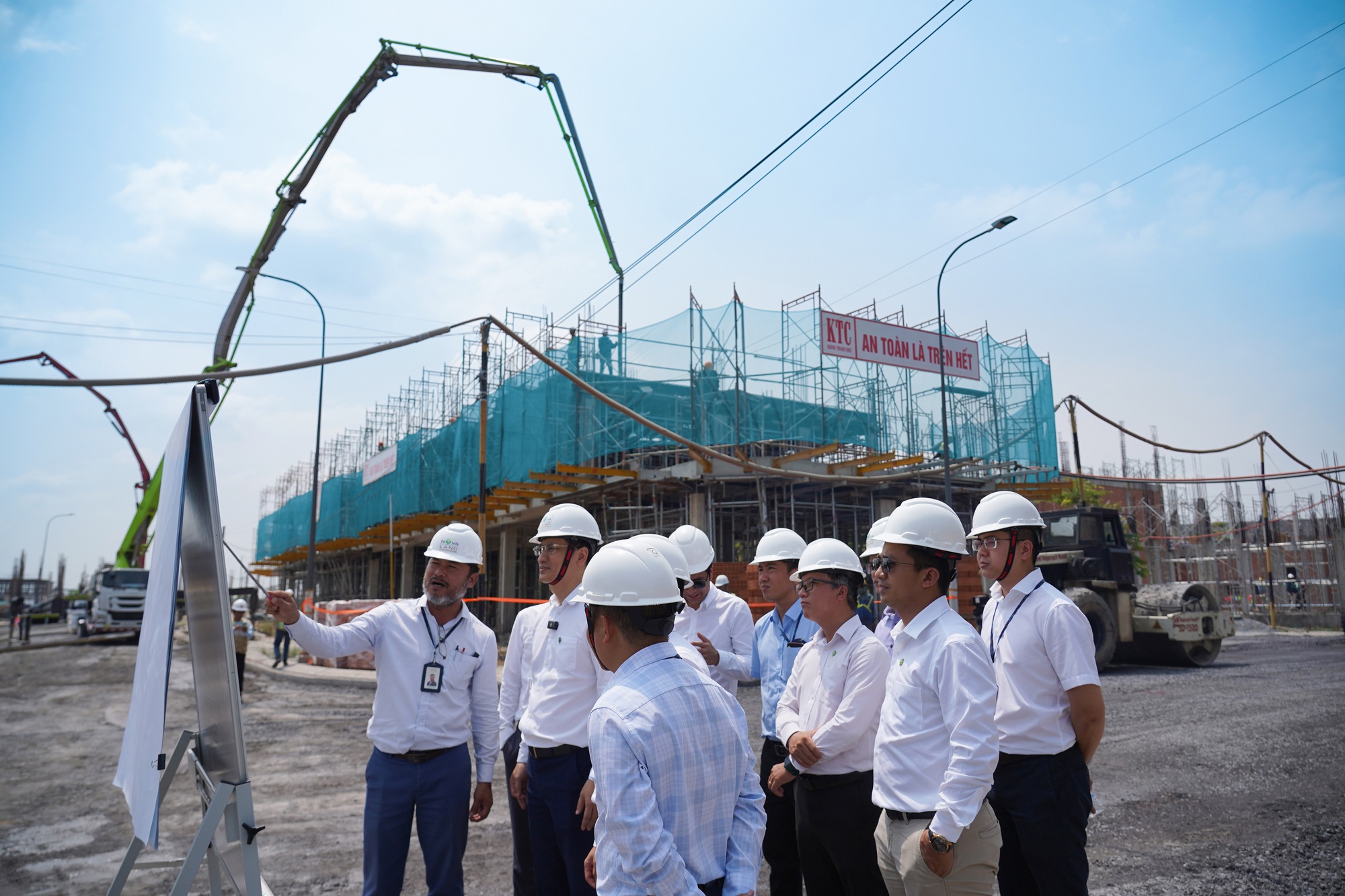 Aqua City chuẩn bị bàn giao sổ hồng cho cư dân từ tháng 6/2026 - Ảnh 2. Aqua City chuẩn bị bàn giao sổ hồng cho cư dân từ tháng 6/2026 - Ảnh 2.