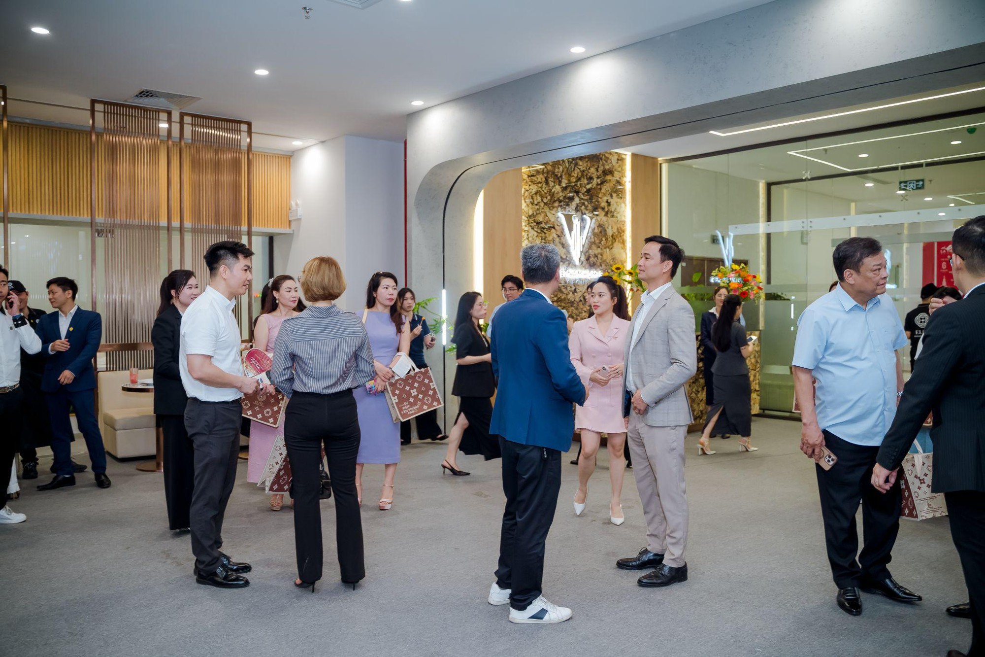 INDOCHINE ra mắt Hệ sinh thái dịch vụ bất động sản toàn diện - Ảnh 2. INDOCHINE ra mắt Hệ sinh thái dịch vụ bất động sản toàn diện - Ảnh 2.