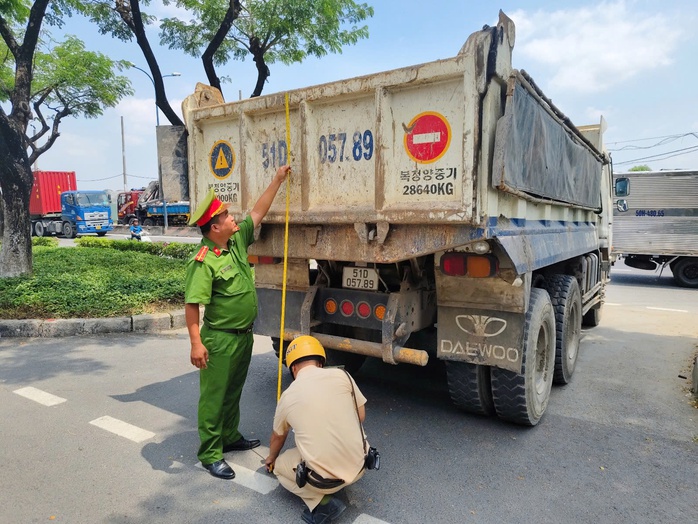 Lưu ý quan trọng của CSGT TPHCM với các chủ xe tải lớn- Ảnh 2. Lưu ý quan trọng của CSGT TPHCM với các chủ xe tải lớn- Ảnh 2.