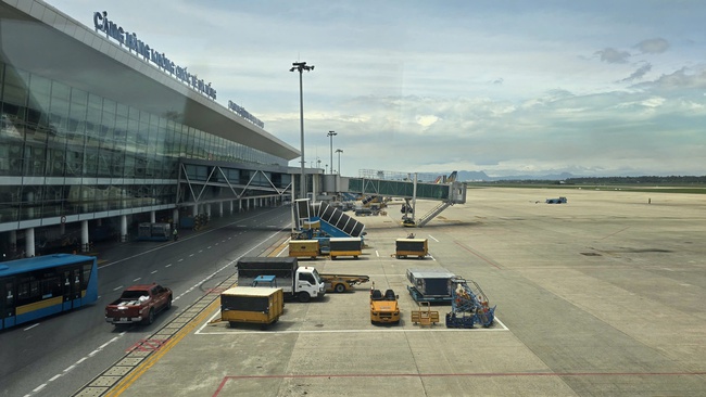 Sân bay Đà Nẵng thí điểm cho hành khách dùng VNeID đi máy bay từ ngày 10-4- Ảnh 1.