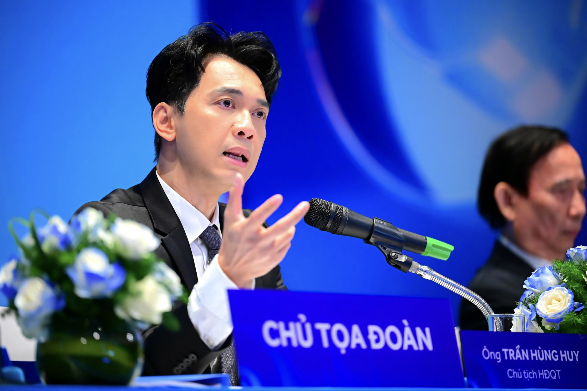 ĐHCĐ ACB: Đặt mục tiêu lợi nhuận trên 22.300 tỷ đồng trong năm 2026, chia cổ tức cả tiền mặt lẫn cổ phiếu ngay trong quý II và tăng mạnh vốn điều lệ 22 ĐHCĐ ACB: Đặt mục tiêu lợi nhuận trên 22.300 tỷ đồng trong năm 2026, chia cổ tức cả tiền mặt lẫn cổ phiếu ngay trong quý II và tăng mạnh vốn điều lệ - Ảnh 3.