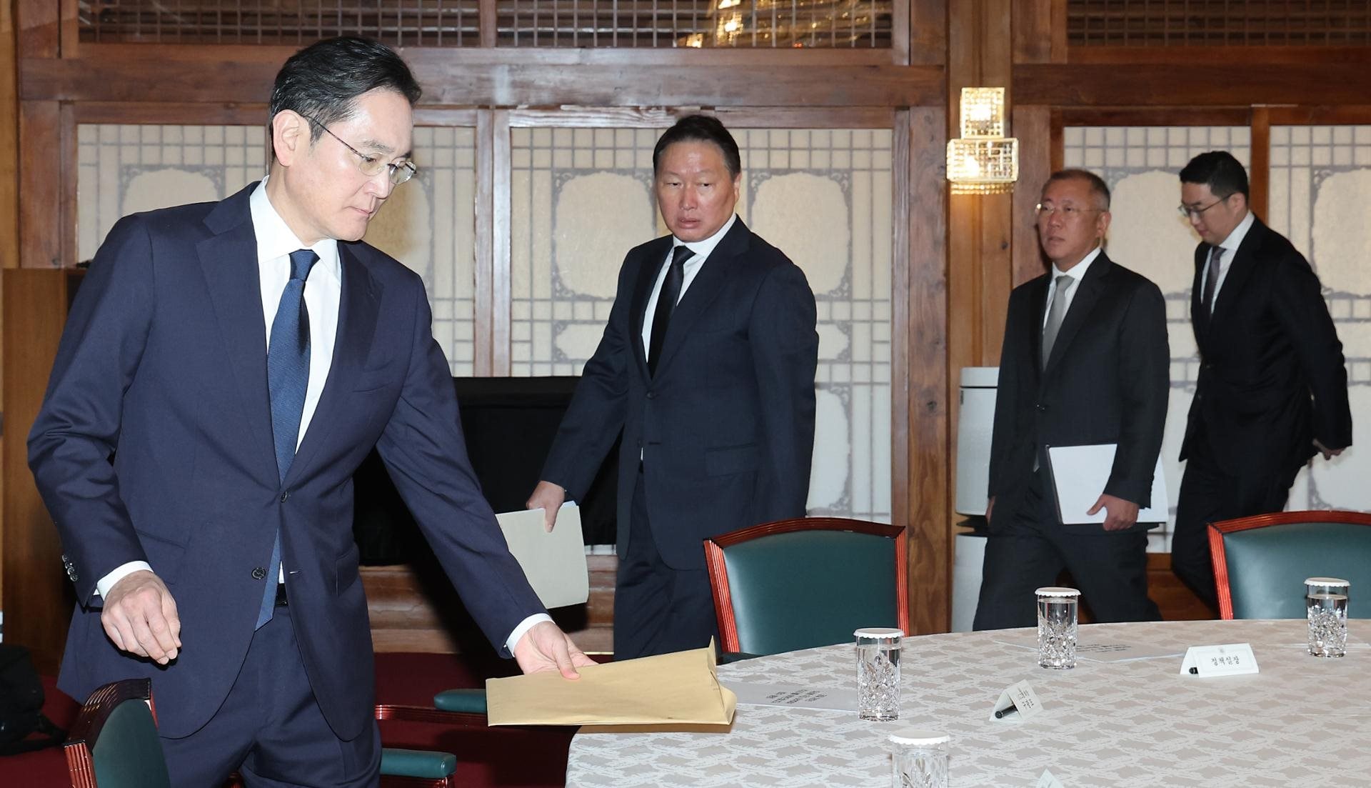 Nóng: Chủ tịch “tứ đại chaebol” nắm giữ nhiều tỷ USD của Hàn Quốc và lãnh đạo 200 DN sắp đến Việt Nam- Ảnh 2.