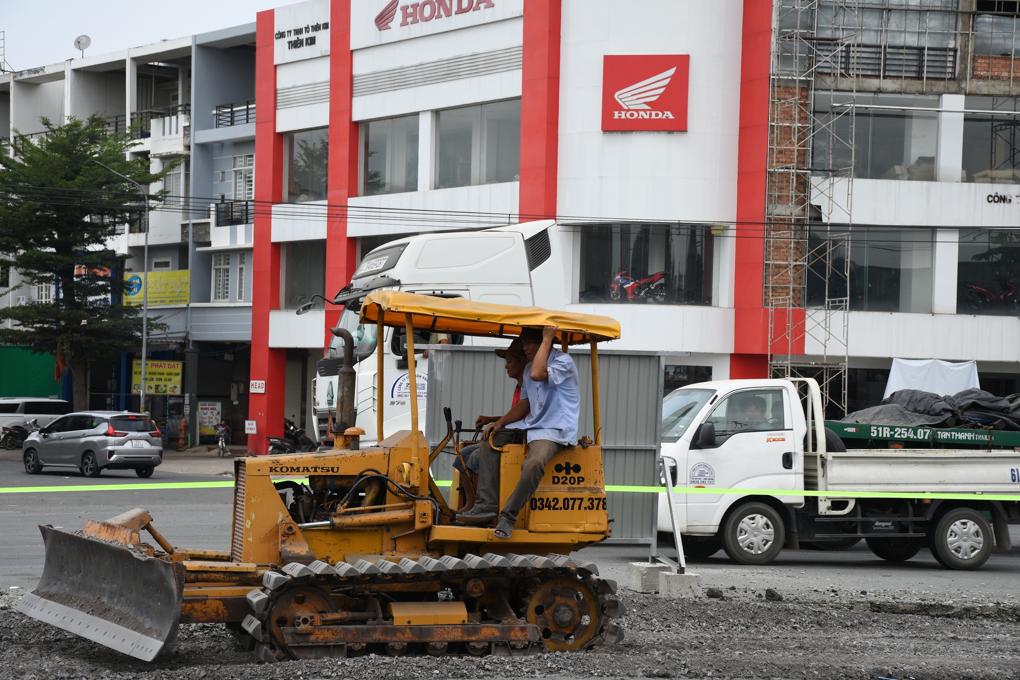 CLIP: Sửa chữa Quốc lộ 51 xuống cấp nghiêm trọng qua Đồng Nai - Ảnh 14.