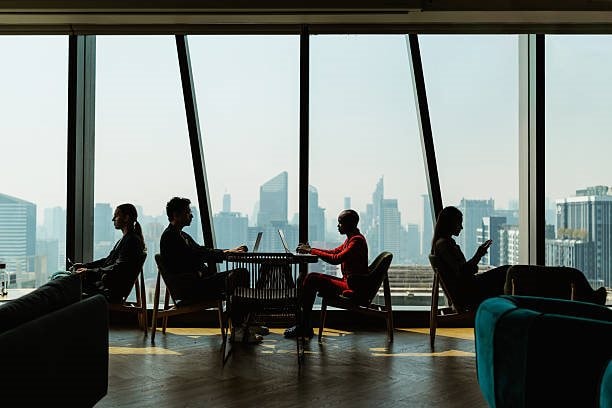 Cơn ác mộng Thung lũng Silicon: 165.000 nhân sự bị sa thải và "cái cớ" mang tên AI- Ảnh 1.