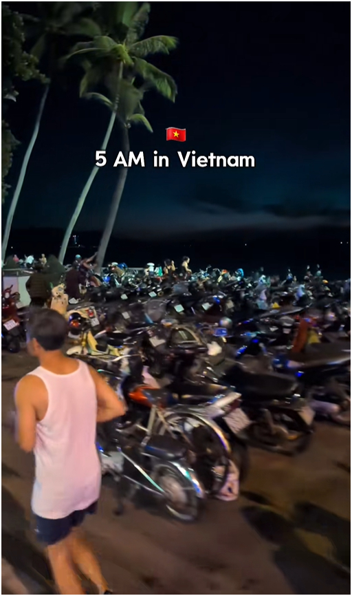 Khách Tây ở Việt Nam phải dậy lúc 5h sáng ra đường để chứng kiến điều hiếm thấy trên thế giới- Ảnh 4.