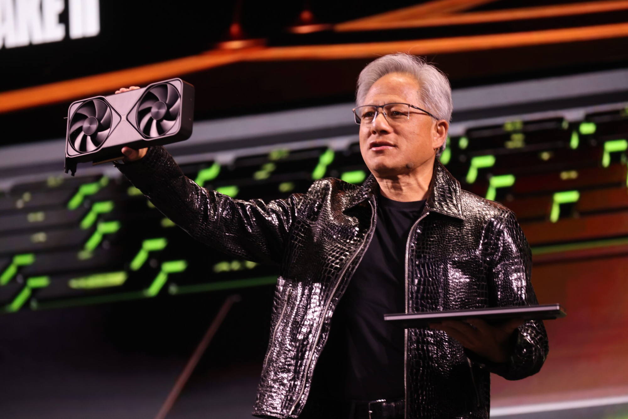 Từ cậu bé mê toán đến ông trùm đế chế 5.000 tỷ USD: CEO Nvidia tiết lộ 1 NGÀNH HỌC cốt lõi, AI khó thể thay thế- Ảnh 1.