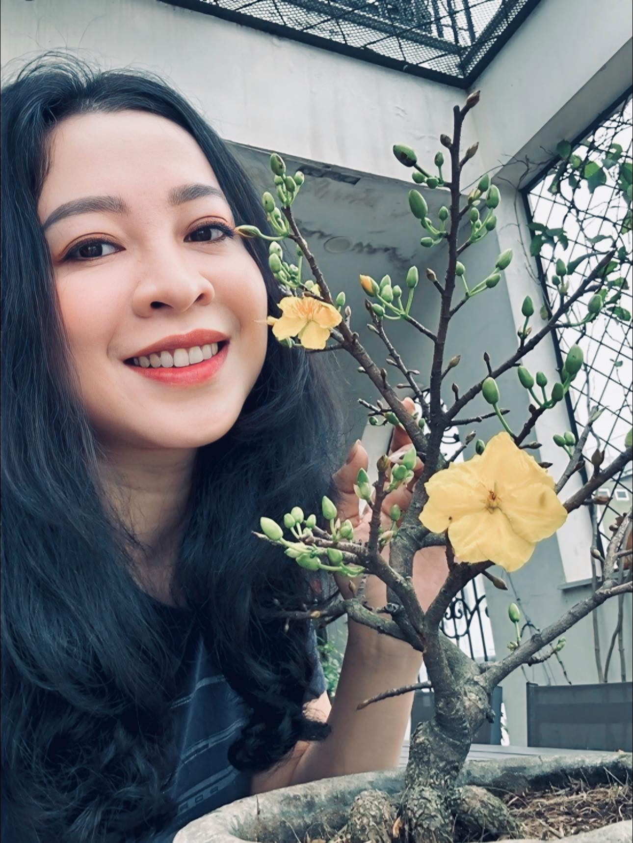 "Ông hoàng nhạc đỏ" cưới vợ vừa đẹp vừa giỏi, vui thú điền viên trong biệt thự 4000m2 ở Hà Nội- Ảnh 5.