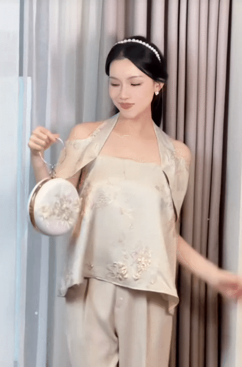 Ái nữ của Hoa hậu Nguyễn Thùy Lâm: 13 tuổi cao 1m75 vượt cả mẹ, gương mặt giống mẹ đến mức ngỡ hai chị em sinh đôi- Ảnh 11.