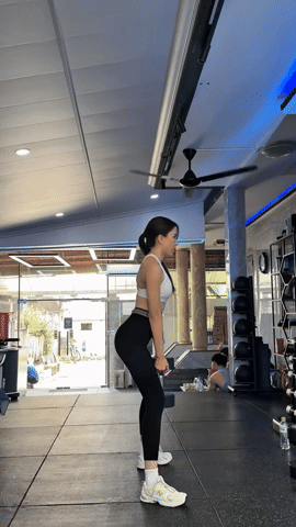 Thiều Bảo Trâm khoe visual trắng phát sáng trong phòng gym, body "thắt đáy lưng ong" đỉnh cao là đây!- Ảnh 1.