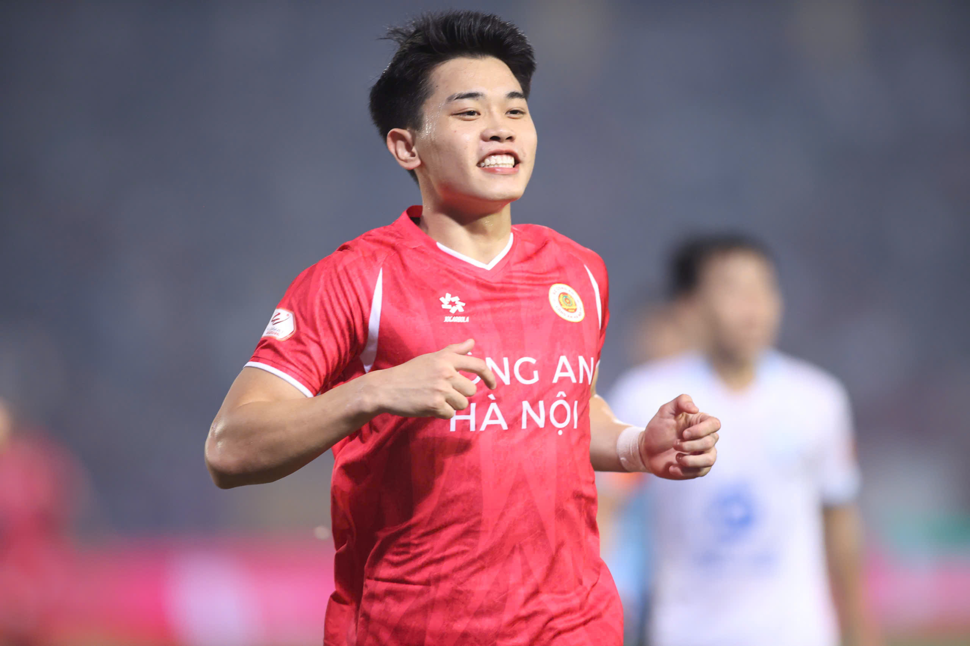 Đình Bắc đẳng cấp huỷ diệt tại V.League: 6 trận ghi 10 bàn- Ảnh 5.