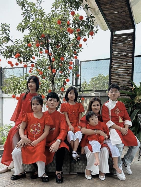 Nam ca sĩ Việt đình đám một thời đi hát về khuya vợ vẫn đợi, thu sạch tiền "không sót một cắc"- Ảnh 2.