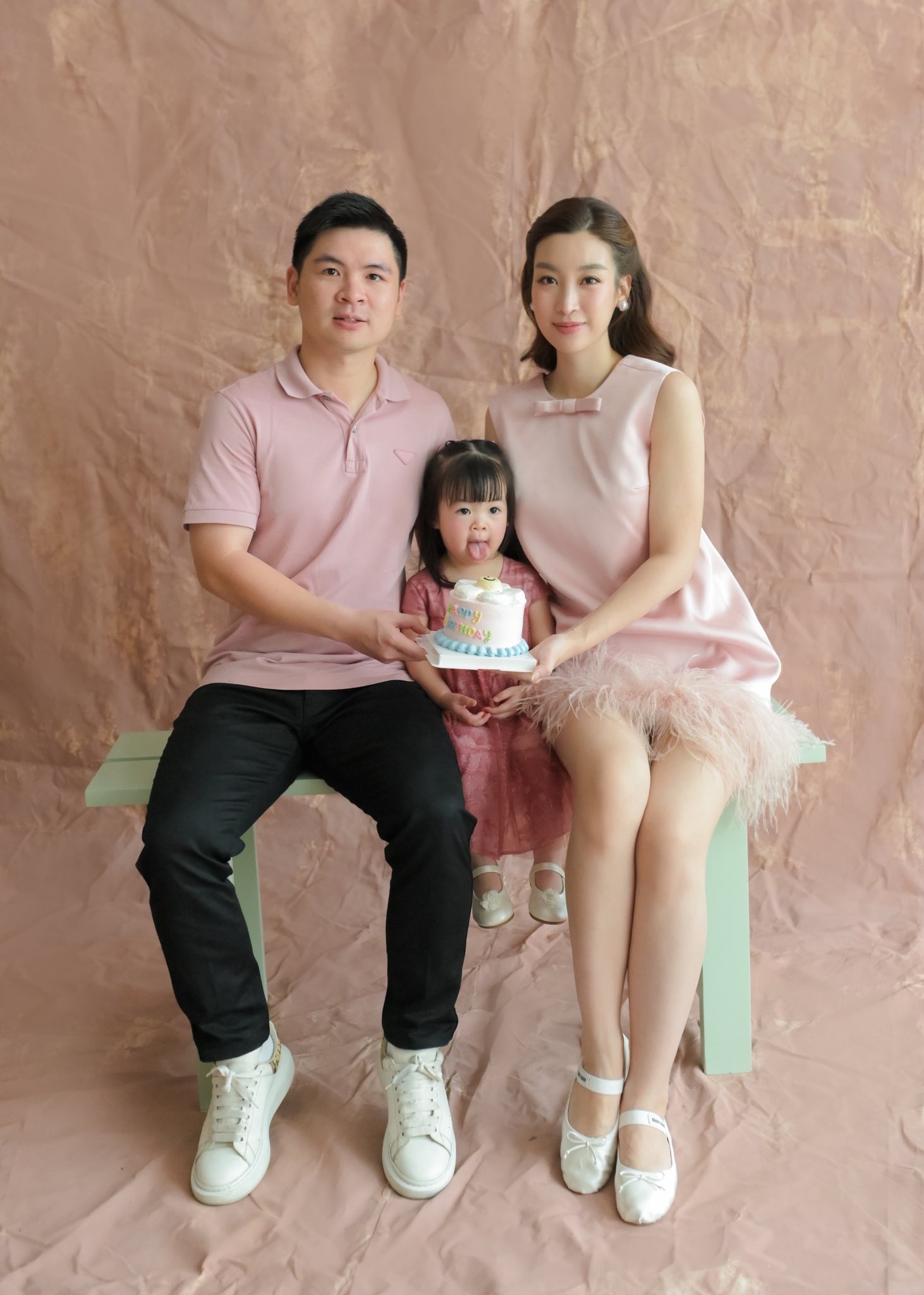 Hoa hậu Việt Nam làm một việc giữa tin đồn đã sinh con thứ 2 cho chồng Chủ tịch- Ảnh 5.