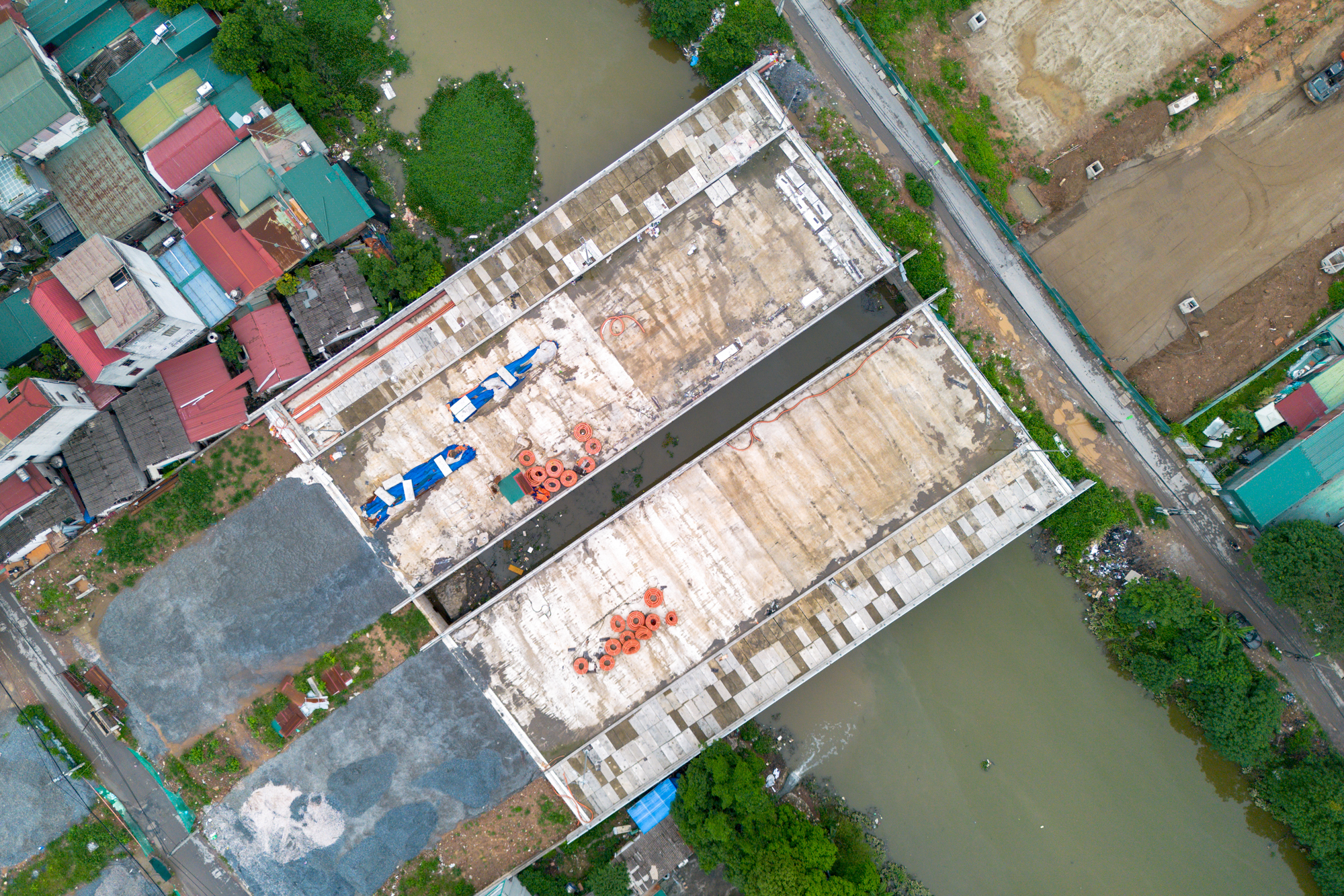 Toàn cảnh đại lộ 10 làn xe đang giải phóng mặt bằng, kết nối loạt đô thị tỷ USD phía Tây Hà Nội - Ảnh 10.
