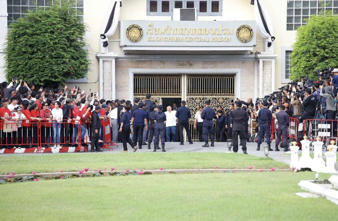 Cựu Thủ tướng Thaksin Shinawatra được ra tù trước thời hạn- Ảnh 1.