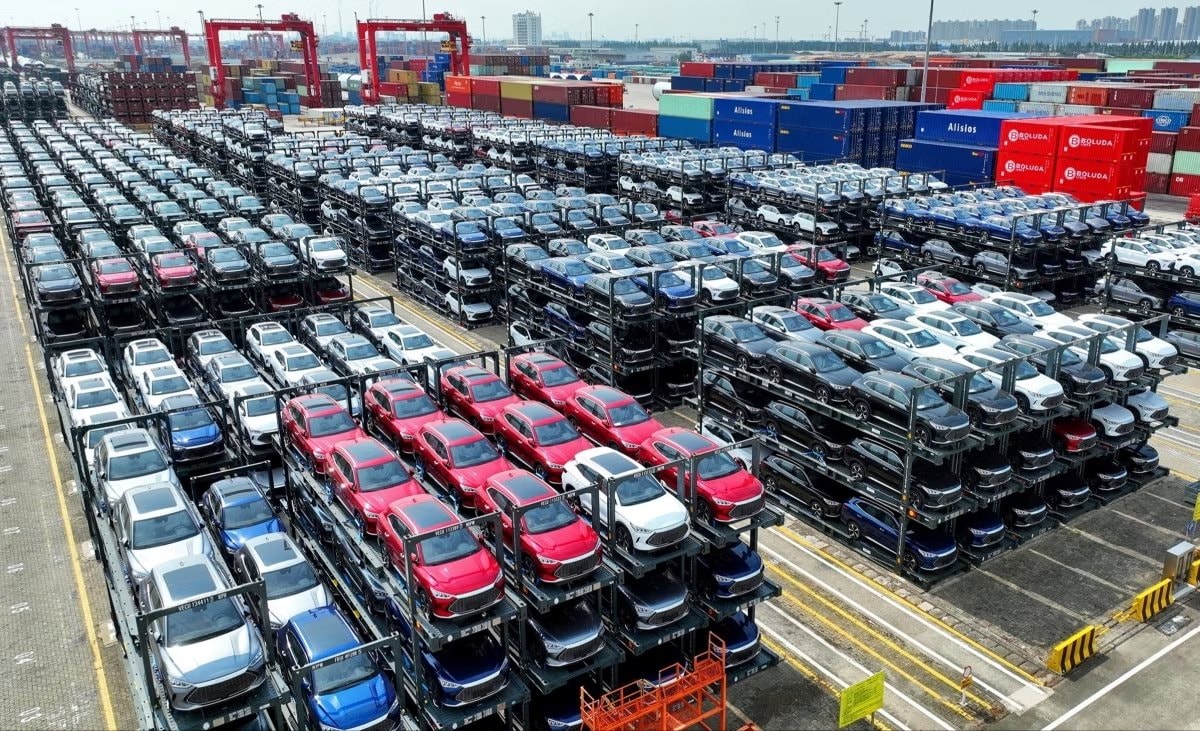 Nghịch lý tại thị trường ô tô sát vách Việt Nam – doanh số bán hàng nội địa 'nguội lạnh', xuất khẩu lại 'bùng nổ' nhờ xe xanh- Ảnh 2.