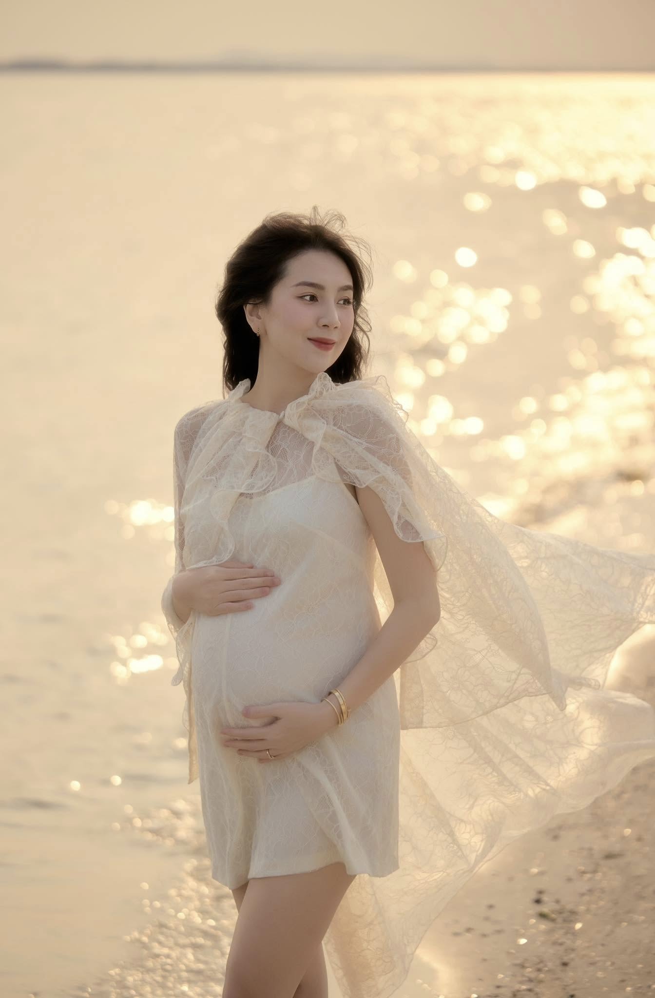 Con trai vừa tròn 1 tuổi, Mai Ngọc bất ngờ đăng ảnh bầu- Ảnh 4.