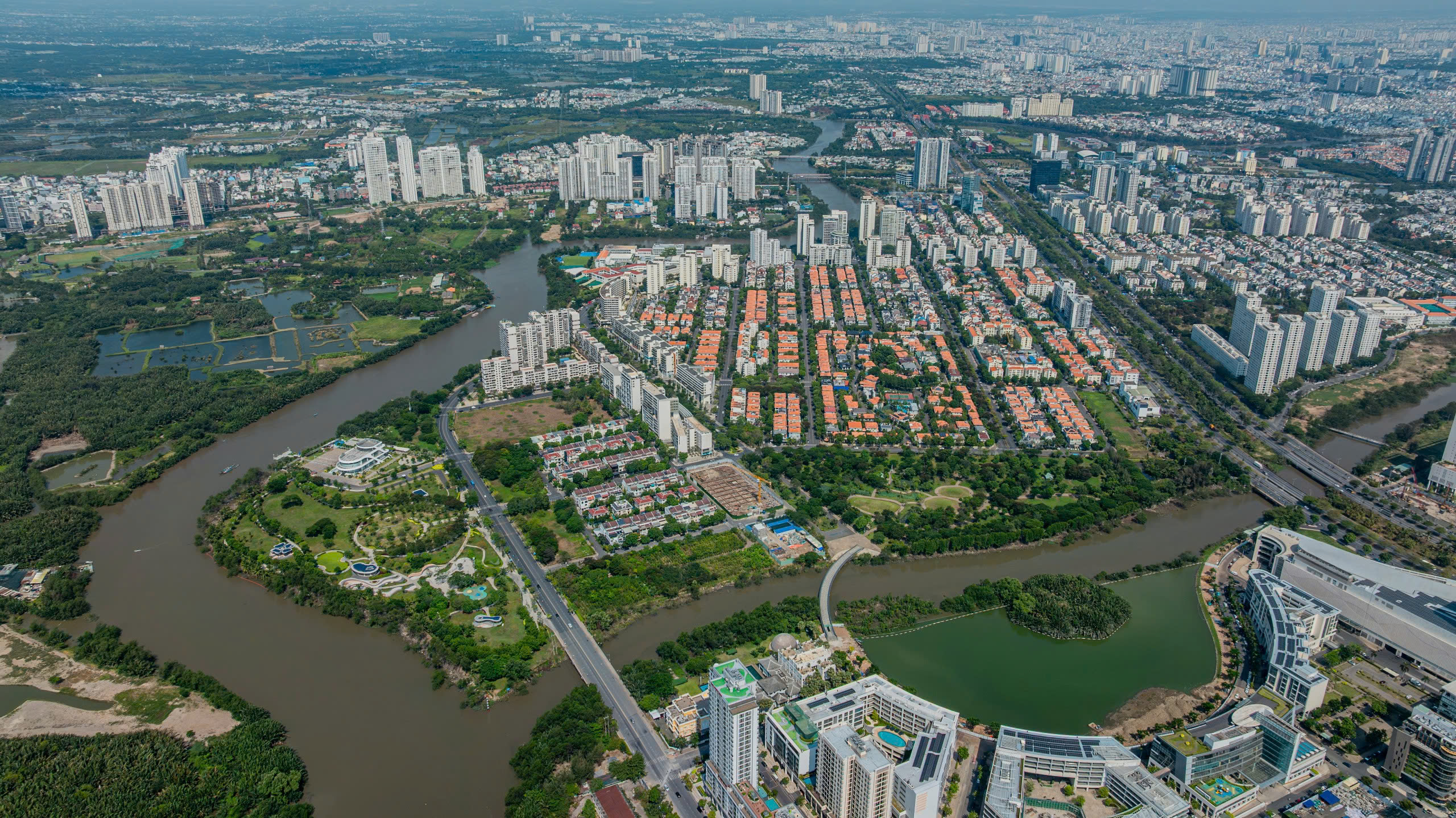 Khi "xa trung tâm" không còn rẻ: Hạ tầng nghìn tỷ và tiện ích cao cấp đẩy giá bất động sản tại loạt khu đô thị mới vượt ngưỡng 300 triệu đồng/m2 - Ảnh 5.
